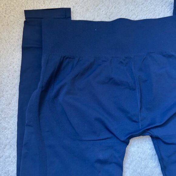Gymshark Everyday Seamless Set - Navy Blue (Size XL) - Picture 5 of 6